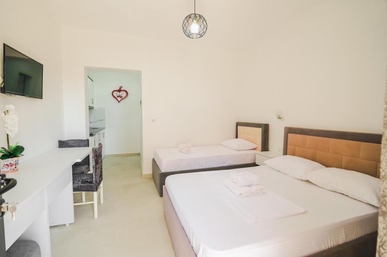 Vila Fredi Ksamil Exterior photo